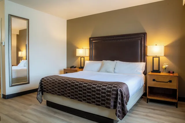 Suite, King Bed, Golf Course View، Running Y Ranch Resort 1/6