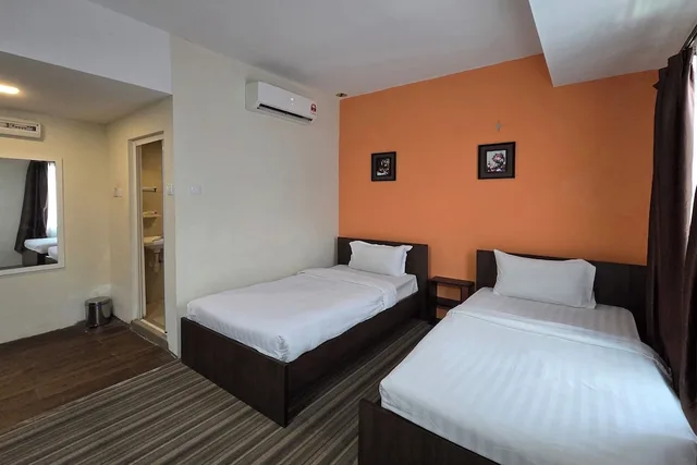 غرفة قياسية بسريرين منفصلين، K3 Formosa Hotel 1/4