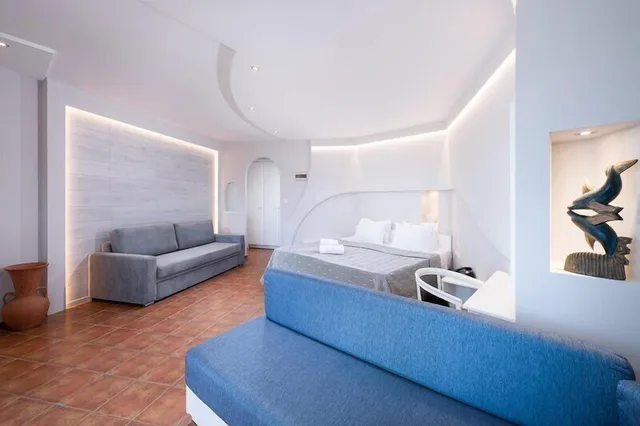 غرفة عائلية بسرير مزدوج بإطلالة على البحر مع أريكة، Alexandros Palace Hotel and Suites 5/9