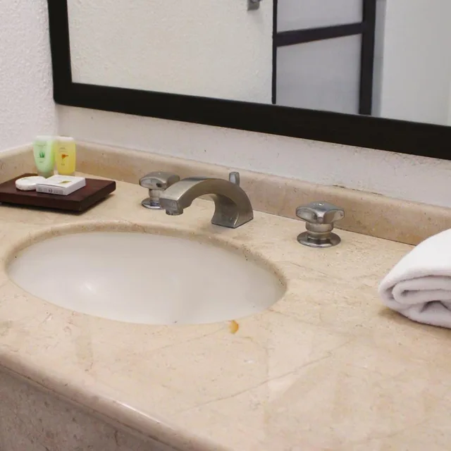 غرفة بسرير مزدوج، Hotel & Suites Real del Lago 4/6