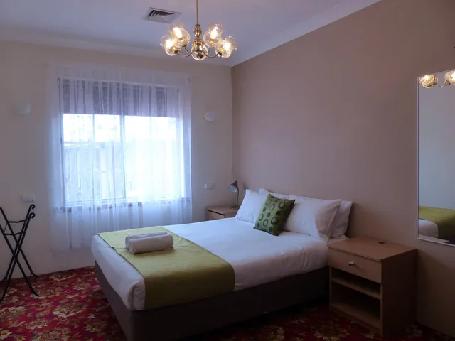 شقة بسريرين كينج وسرير فردي بـ3 غرف نوم، Best Western Meramie Motor Inn 1/3