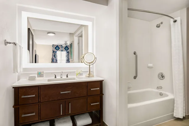جناح بسرير كينج مع أريكة، Homewood Suites Fort Myers at the Bell Tower Shops 3/5