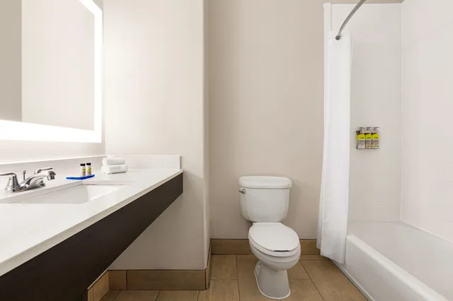 غرفة قياسية بسريرين كوين، Holiday Inn Express Hotel Suites San Antonio Nw Medical Area 2/3