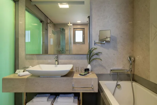 Deluxe, Twin Beds, Shared Pool، Avra Imperial Hotel 6/10