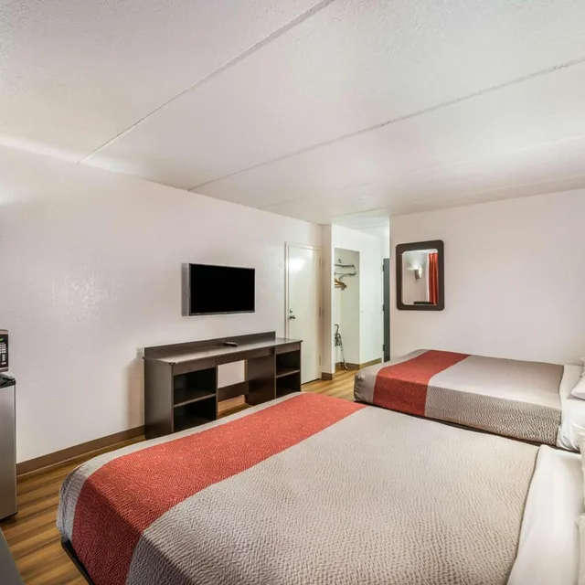 غرفة بسريرين كوين لغير المدخنين، Motel6 Henderson, TX 4/6