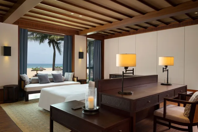 غرفة بريميوم بسريرين مزدوجين بإطلالة على البحر بغرفتي نوم، Le Meridien Shimei Bay Beach Resort & Spa 5/10