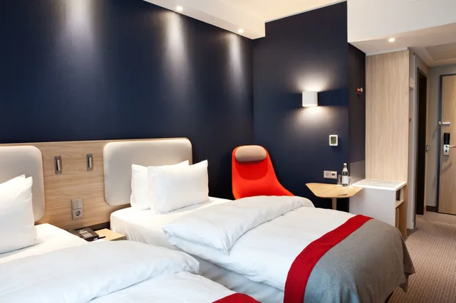 غرفة قياسية بسريرين منفصلين بإطلالة على الحديقة، Holiday Inn Express Mulheim Ruhr 2/7
