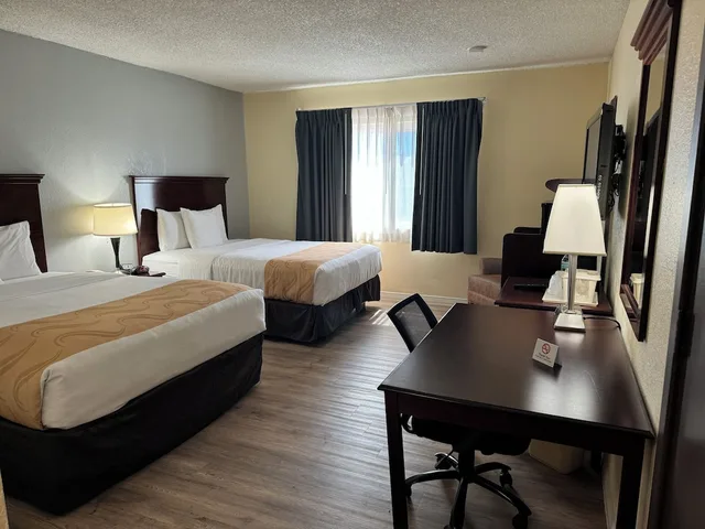غرفة بسريرين كوين، Hotel Americana Nogales, AZ 2/4