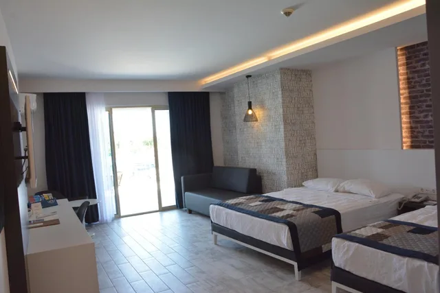 جناح جونيور بشرفة، White City Beach - Adults Only +16 1/6