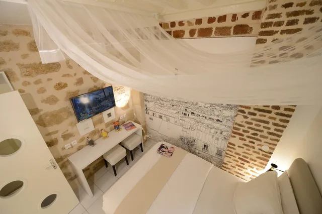 Sweet, Garden, Apartment، Les Patios Du Marais 2/5