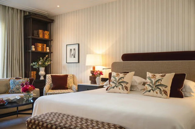 جناح جونيور، ROCCO FORTE THE CHARLES HOTEL 1/1