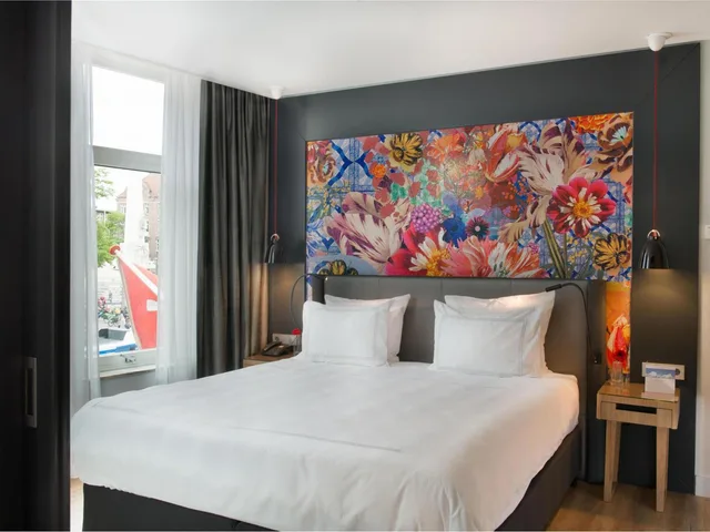 جناح سيغنتشر بسرير كينج بإطلالة على المدينة، Swissotel Amsterdam 2/6