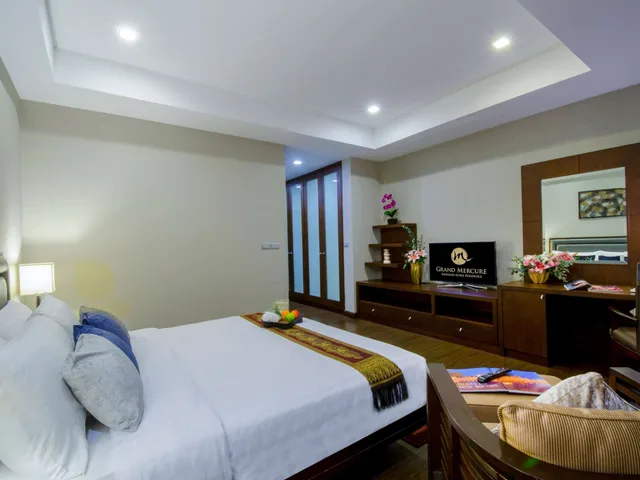 جناح تنفيذي بسرير كينج بشرفة، Grand Mercure Bangkok Asoke Residence 4/10