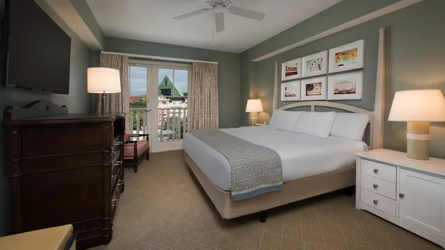 فيلا بسرير كينج وسرير كوين بغرفة نوم واحدة لذوي الإعاقة، Disneys BoardWalk Villas 1/3