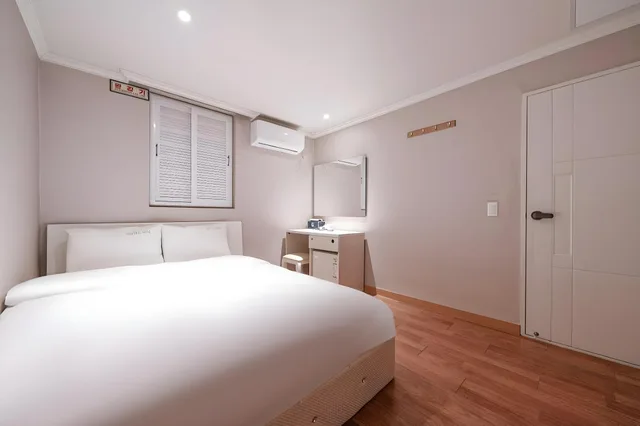 غرفة بسرير مزدوج، Hotel Mini 1/2