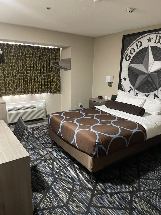 غرفة قياسية بسرير كوين، Super 8 by Wyndham San Antonio Downtown NE 2/5