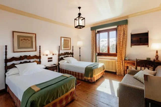 Room, Parador De Gredos 1/1