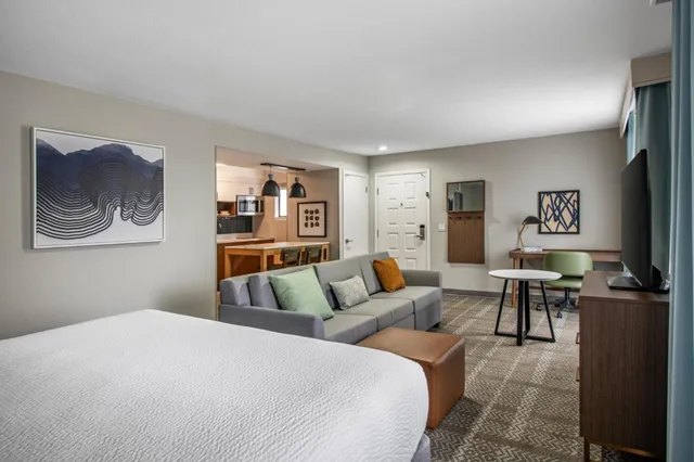 جناح استوديو بسرير كينج بحوض استحمام لذوي الإعاقة، Residence Inn Oxnard River Ridge 3/6