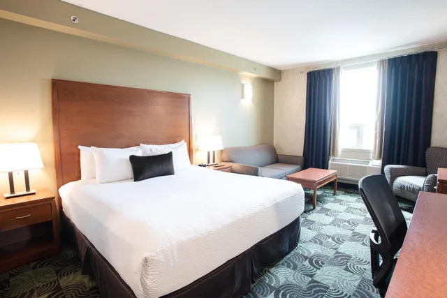 جناح بزنس بسرير كينج، Deerfoot Inn Casino 1/2