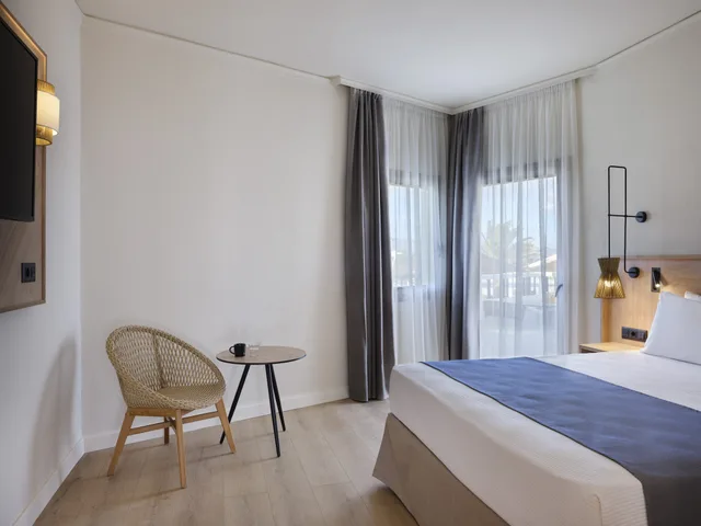 Room, Double or Twin Bed, Garden View, Atlantica Ocean Beach Resort 2/5