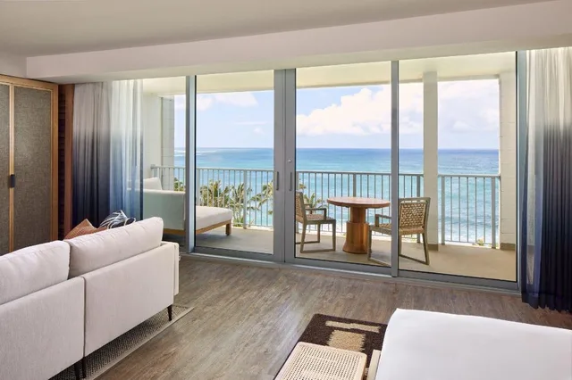 Club, Suite, King Bed, Ocean Front, Sofa, Balcony, Club Lounge Access, The Ritz-Carlton O ahu, Turtle Bay 1/4