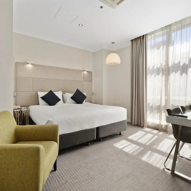 شقة بسرير كينج بغرفتي نوم، CLARION SUITES GATEWAY 1/9