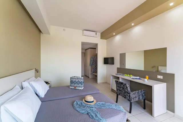 غرفة سوبيريور بإطلالة على الحديقة، Cathrin Hotel By Anayia All Inclusive Resorts 2/4