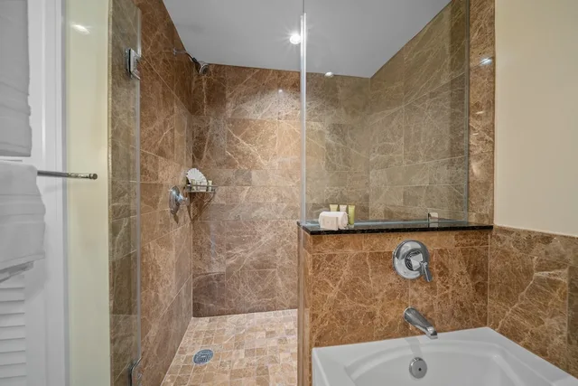 3 Bedrooms, Hokulani, Suite, 3 King Beds, Ocean View, 3 Bathrooms, Sofa, OUTRIGGER Honua Kai Resort & Spa 5/10