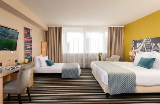 غرفة كومفورت ثلاثية بسريرين منفصلين، Leonardo Hotel Hamburg Elbbruken Ex Gresham Carat Hotel 2/10