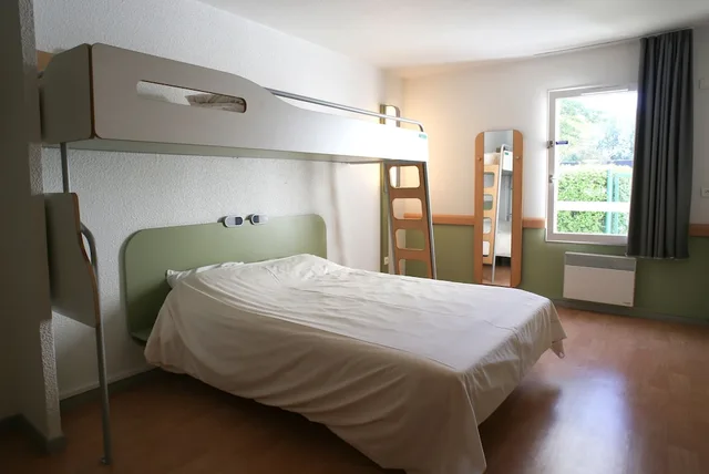 غرفة ثلاثية بسرير مزدوج وسرير بطابقين، Ibis Budget Boulogne Sur Mer Centre Les Ports 3/10