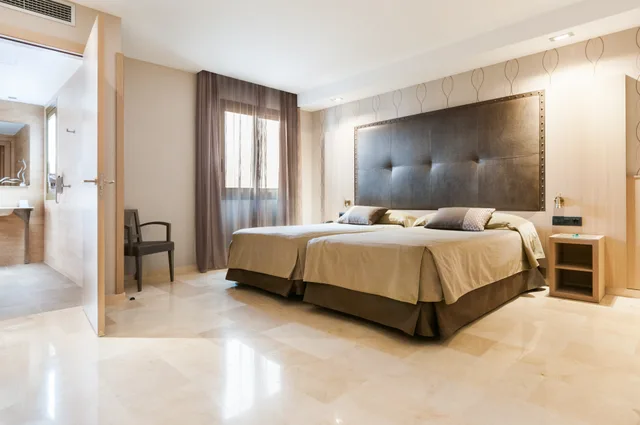 غرفة قياسية ثلاثية، Gran Hotel Barcino 7/10