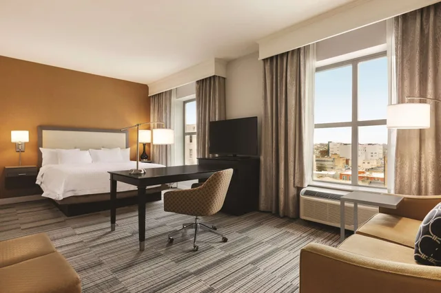 جناح استوديو بسرير كينج لذوي الإعاقة، Hampton Inn And Suites Roanoke-Downtown 1/10