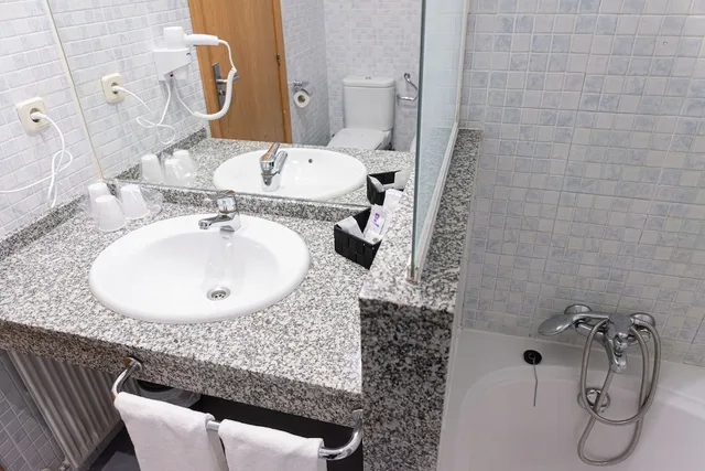 غرفة قياسية بسريرين منفصلين، Real Ferrol Hotel 6/10