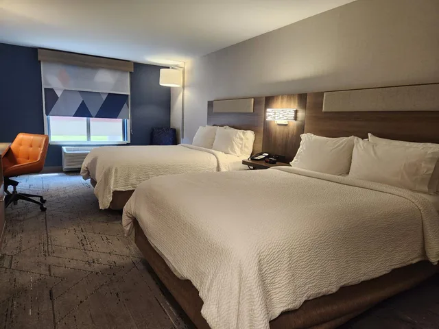 غرفة قياسية بسريرين كوين بحوض استحمام لذوي الإعاقة، Holiday Inn Express Hotel Suites Crawfordsville 1/4
