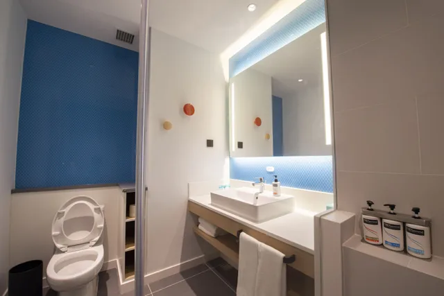 غرفة قياسية بسريرين منفصلين بإطلالة على المدينة، Holiday Inn Express Tianjin Binhai an IHG Hotel 4/4