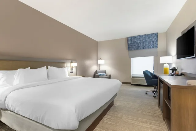 غرفة بسرير كينج لذوي الإعاقة، Comfort Inn Weatherford 2/7