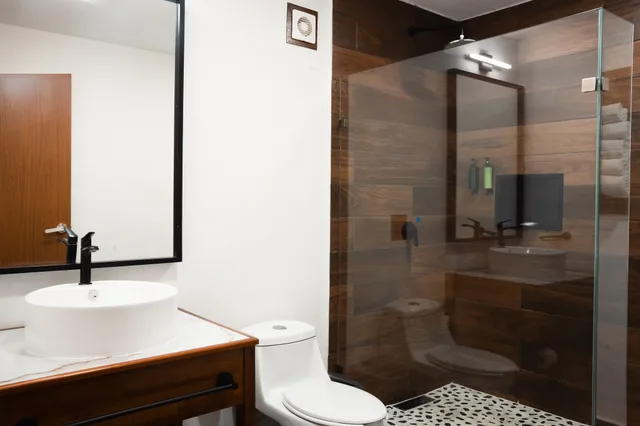 Room, King Bed, Ocean Front, The Mint Resort Isla Mujeres 3/3