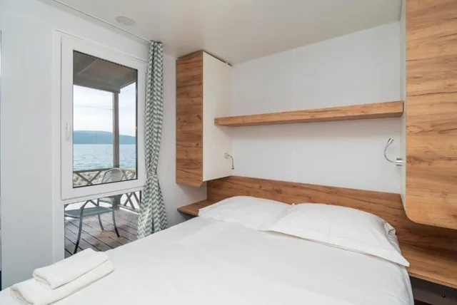 2 Bedrooms, Mobile Home, Premium, Beach Front, Terrace، Amadria Park Camping Sibenik Mobile Homes 2/4