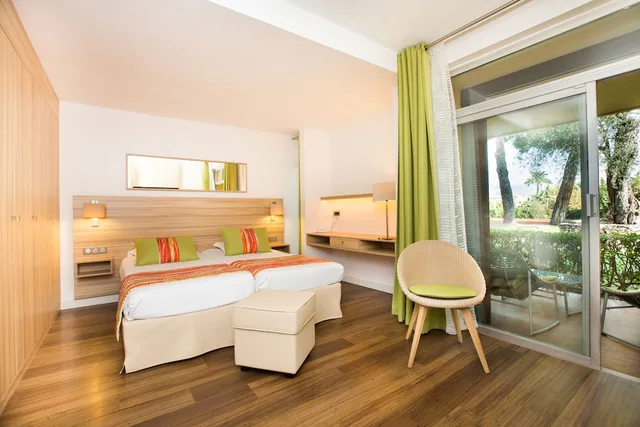 غرفة كومفورت بسرير مزدوج، Hotel Vacances Bleues Delcloy 1/5