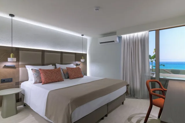 Maisonette, Superior, 6 Beds, Sea Front, Sofa، Olympic Palace Resort Hotel and Convention Center 1/6