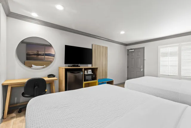 غرفة بسريرين كوين، Days Inn By Wyndham San Francisco S/Oyster Point Airport 3/6