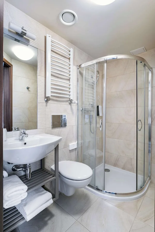 غرفة قياسية بسريرين منفصلين، Golden Tulip Krakow City Center Hotel 5/5