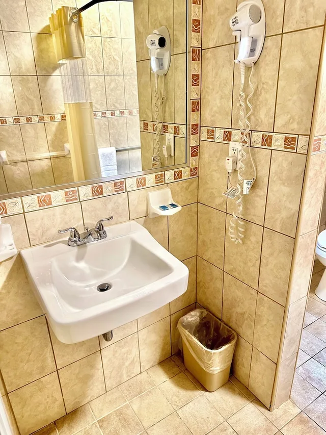 Room, Queen Bed, Accessible, Hotel St James 3/3