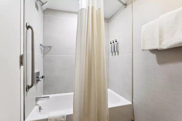 غرفة بسريرين كوين لذوي الإعاقة، Courtyard By Marriott Burlington Williston 5/5