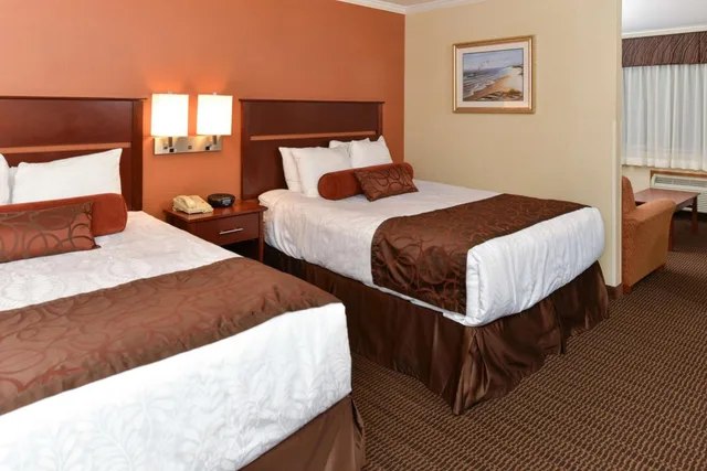 جناح بسرير كوين، Best Western Plus Landmark Inn 3/6