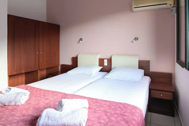 استوديو ثلاثي بإطلالة على المسبح، Ariadni Palace 2/6