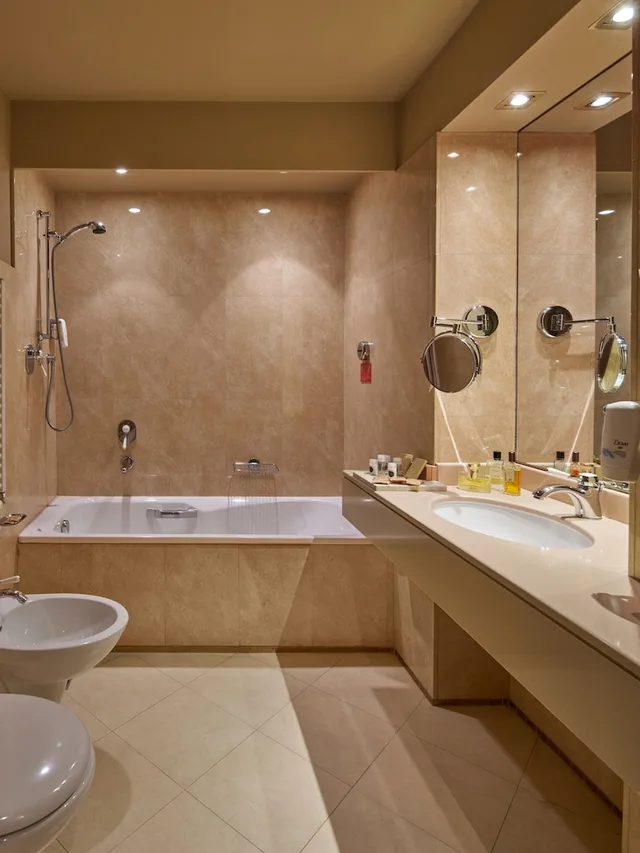 غرفة سوبيريور ثلاثية بسرير مزدوج مع أريكة، Hotel Accademia Verona 7/9