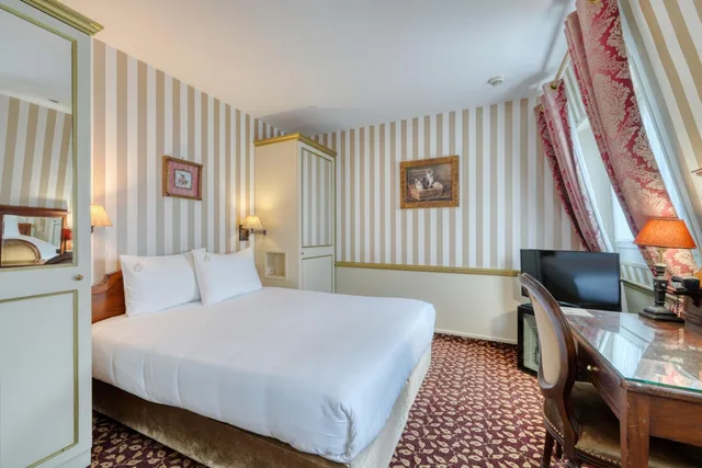 Classic, Double Bed, Hotel Belfast 7/10