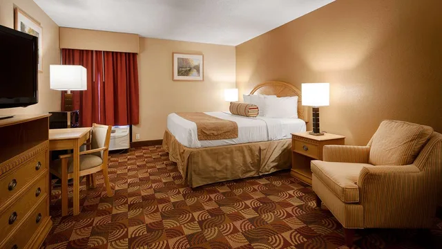 غرفة بسرير كينج لذوي الإعاقة، Best Western Martinsville Inn 1/4