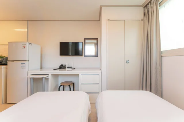 غرفة قياسية بسريرين منفصلين، Staywell Hotel 9/10